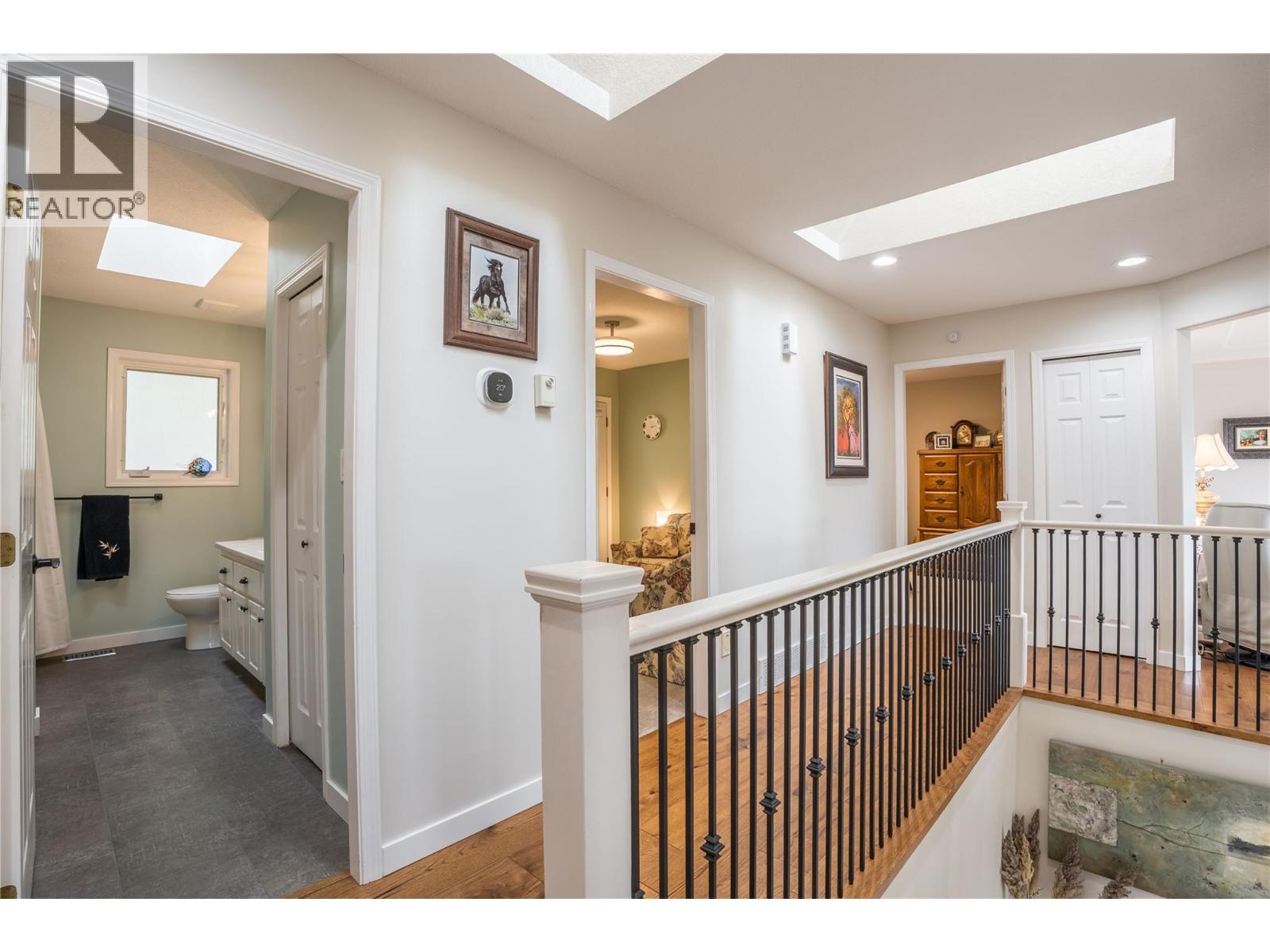 10804 GIANTS HEAD Road, Summerland