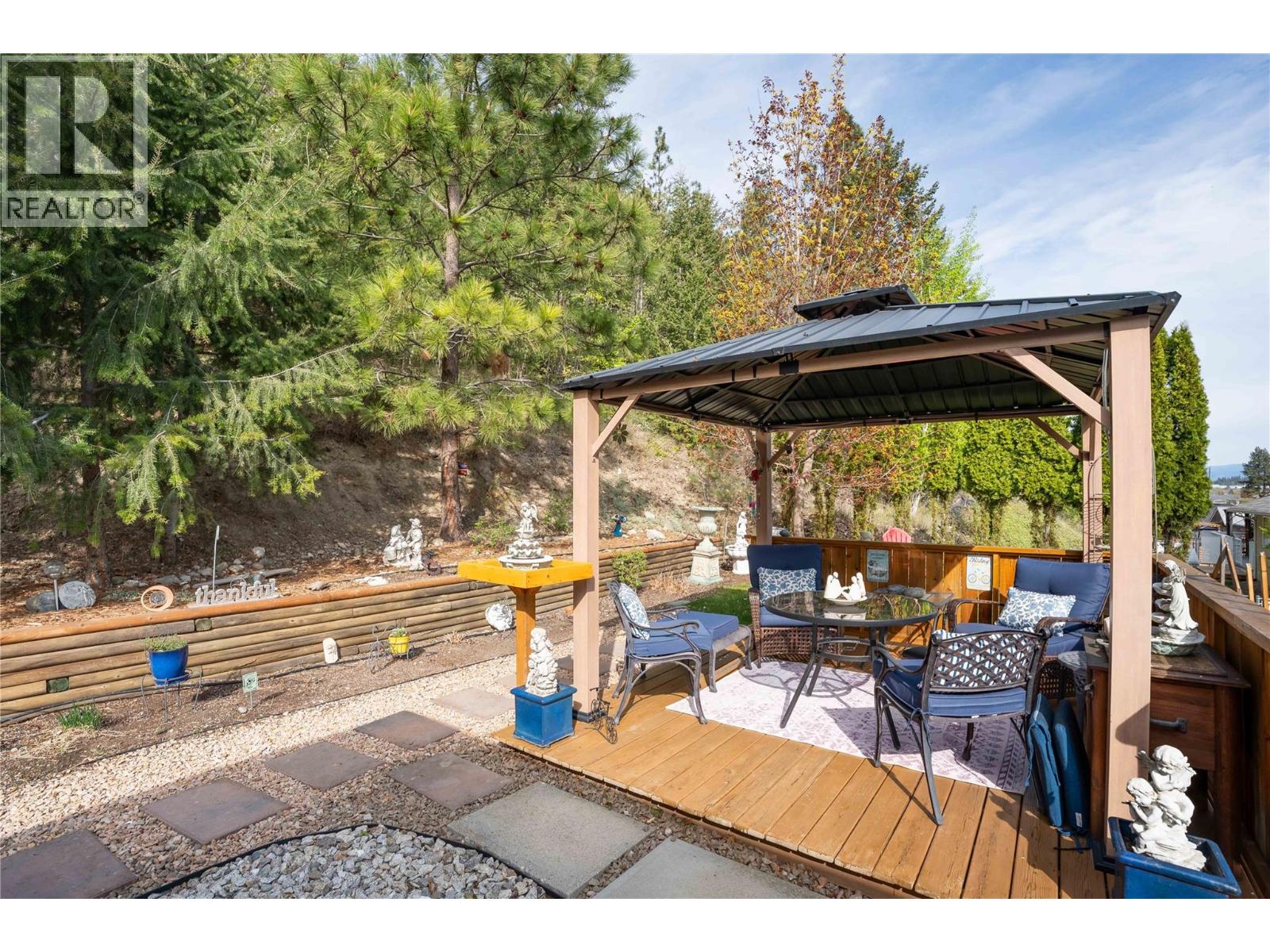 10804 GIANTS HEAD Road, Summerland