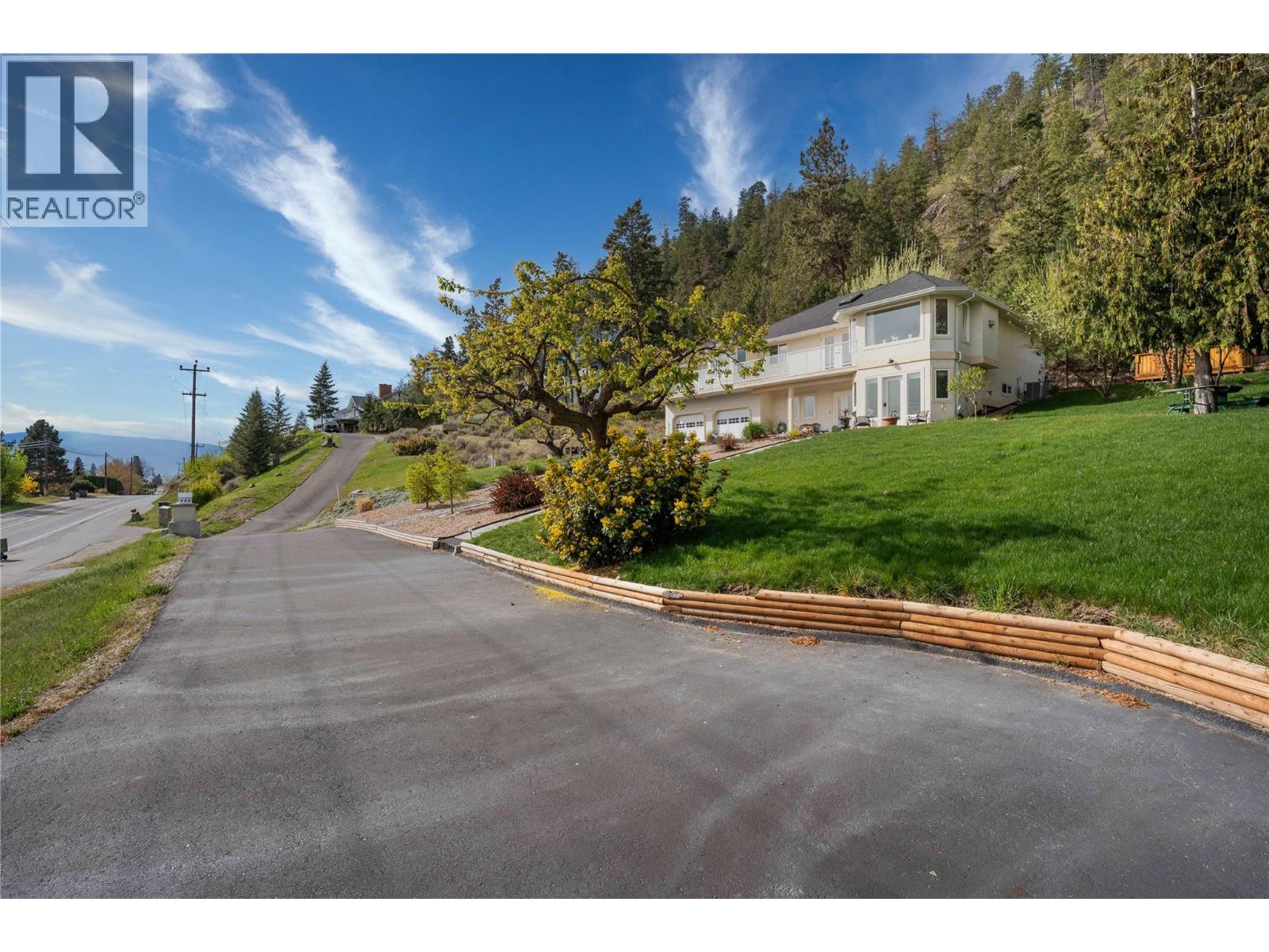 10804 GIANTS HEAD Road, Summerland