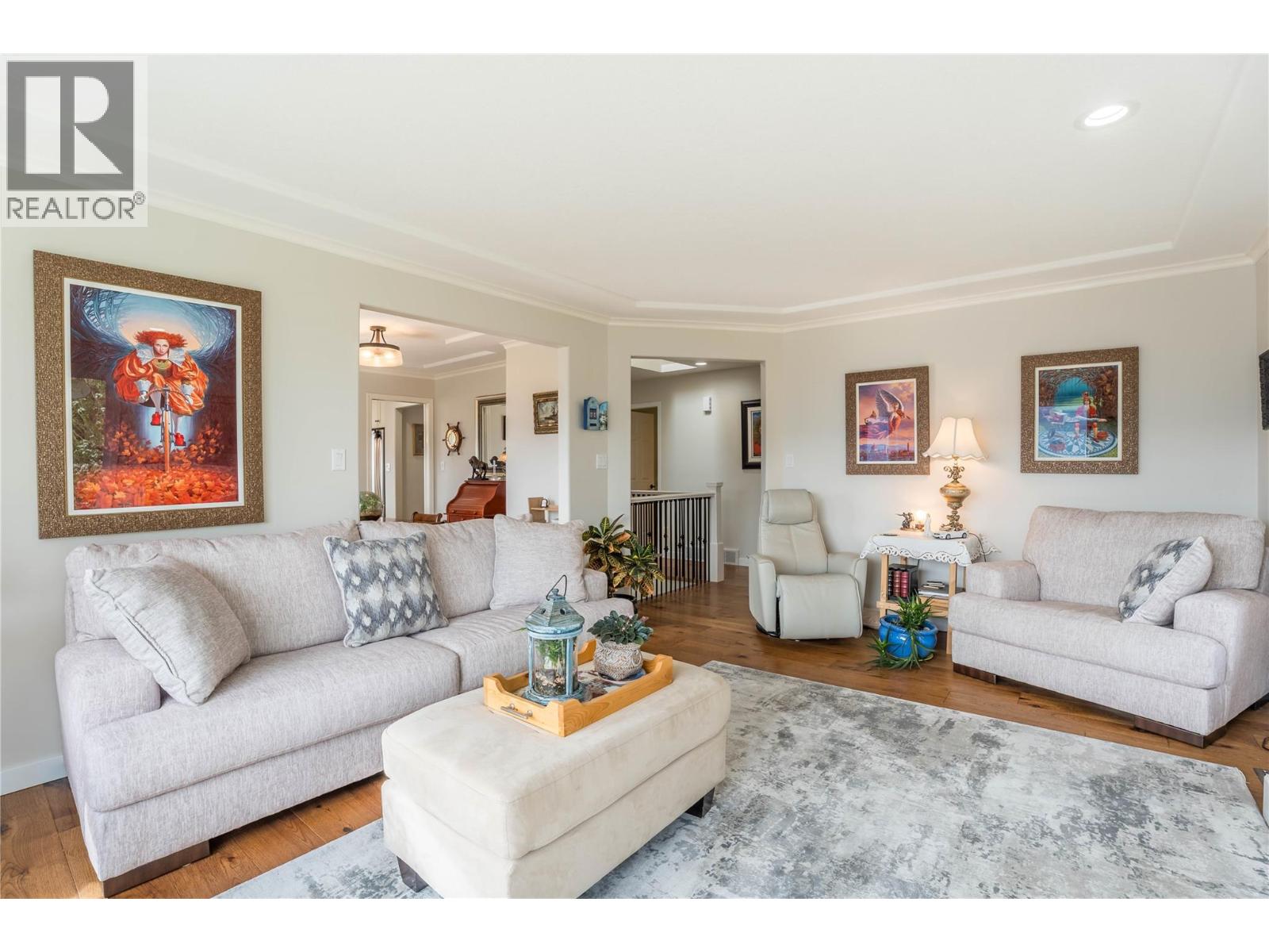 10804 GIANTS HEAD Road, Summerland