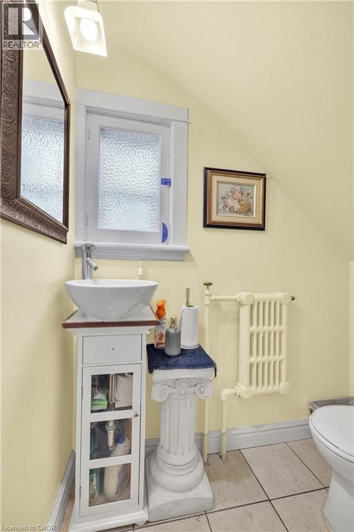 Commercial Space 1 Bathroom