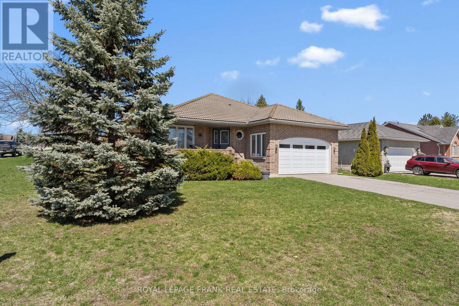 2 HILLVIEW DRIVE — photo 2