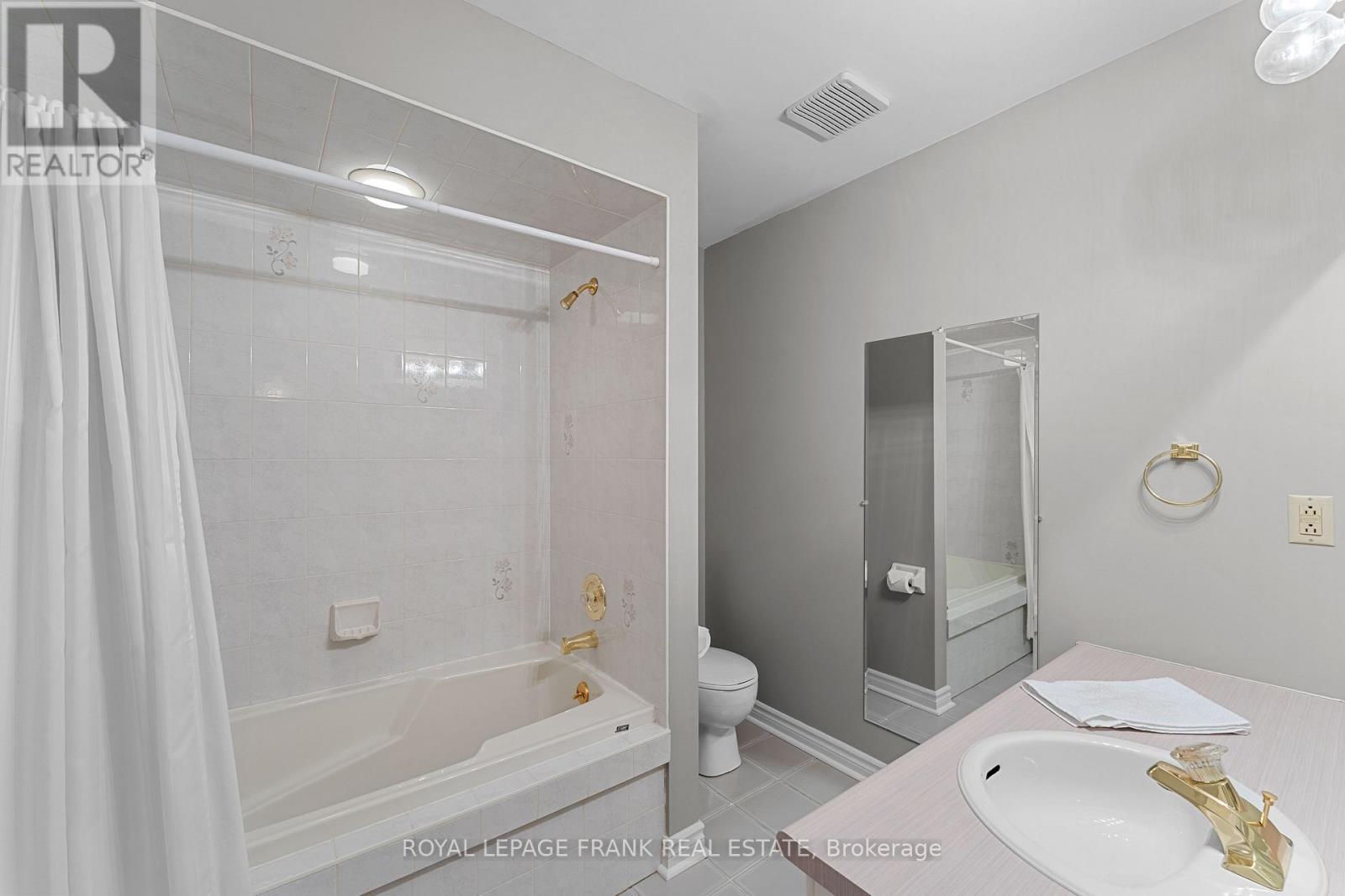 Main 4 Piece Bathroom