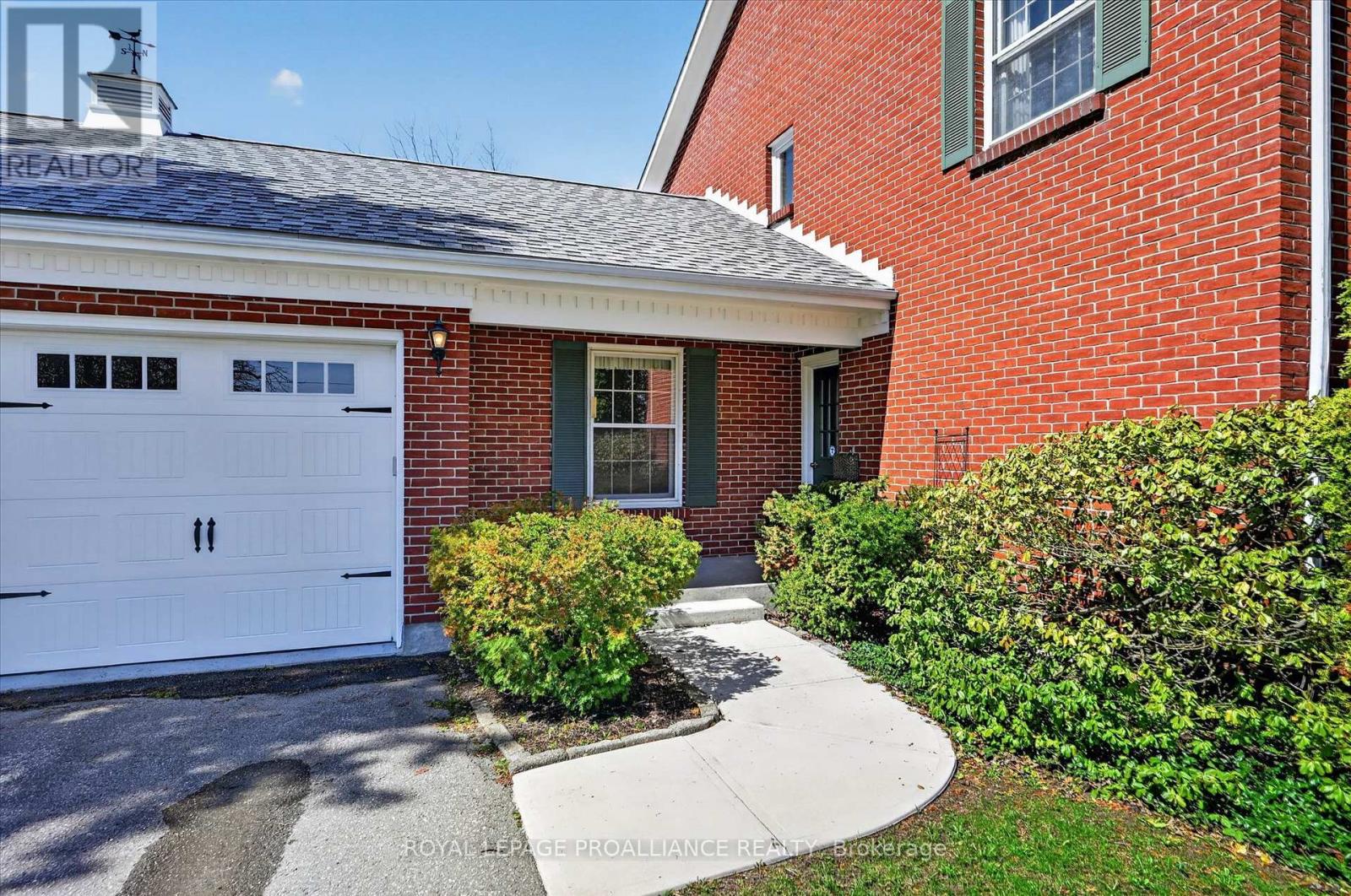 1285 BREALEY DRIVE — photo 3
