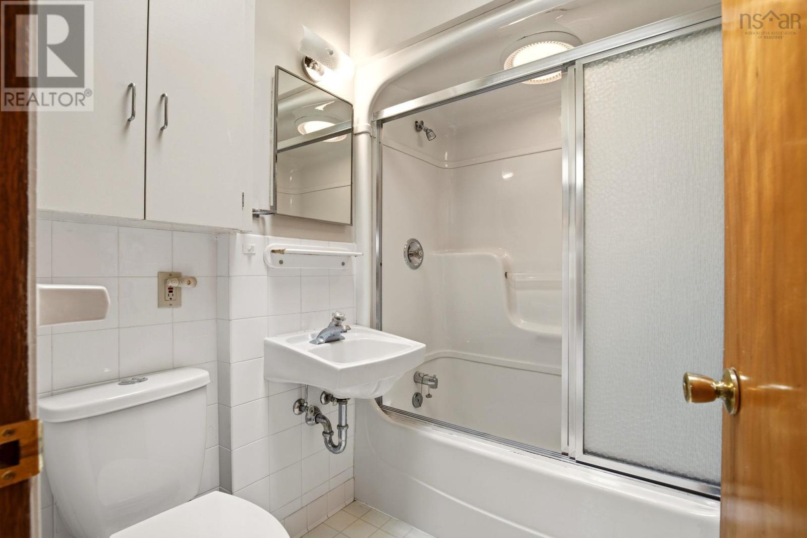 Property 22 of 48 of 9 Parmbelle Lane