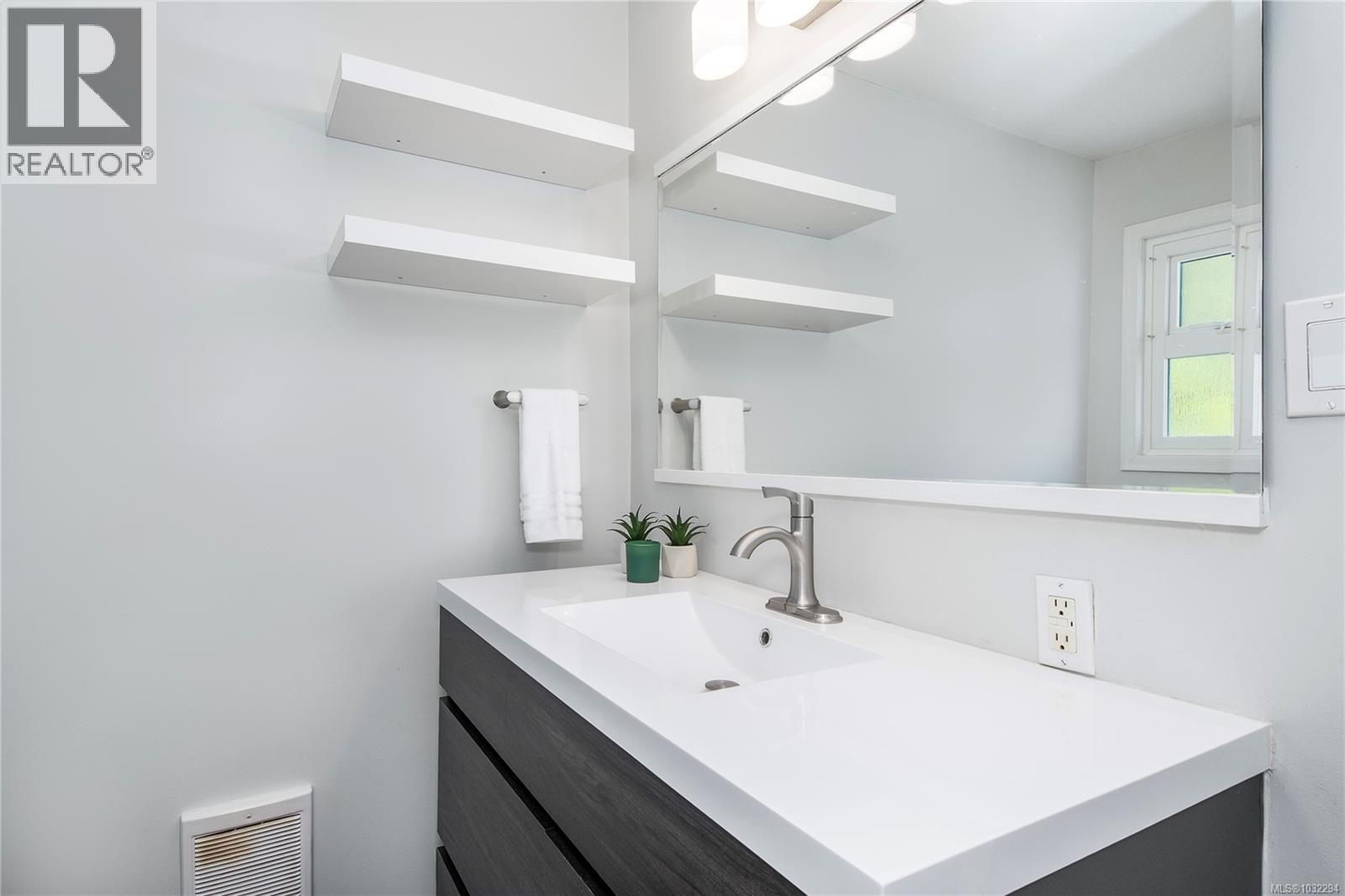 #13 400 Robron Rd - 19