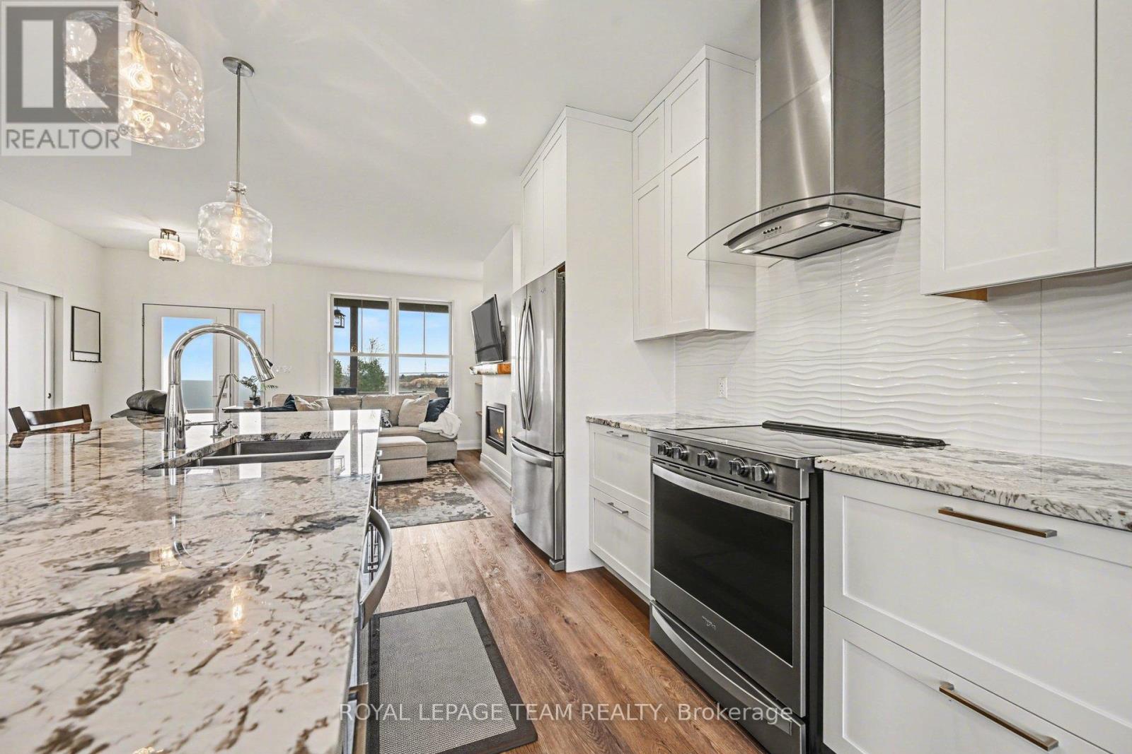 121 GRASSHOPPER LANE — photo 12