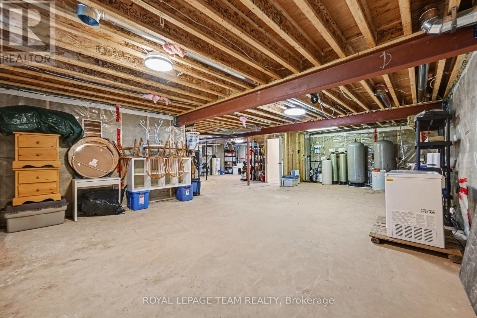 121 GRASSHOPPER LANE — photo 24