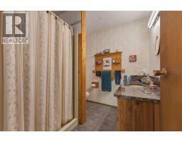 8257 Rogers Road, Vernon, BC V1B3M7 Photo 12
