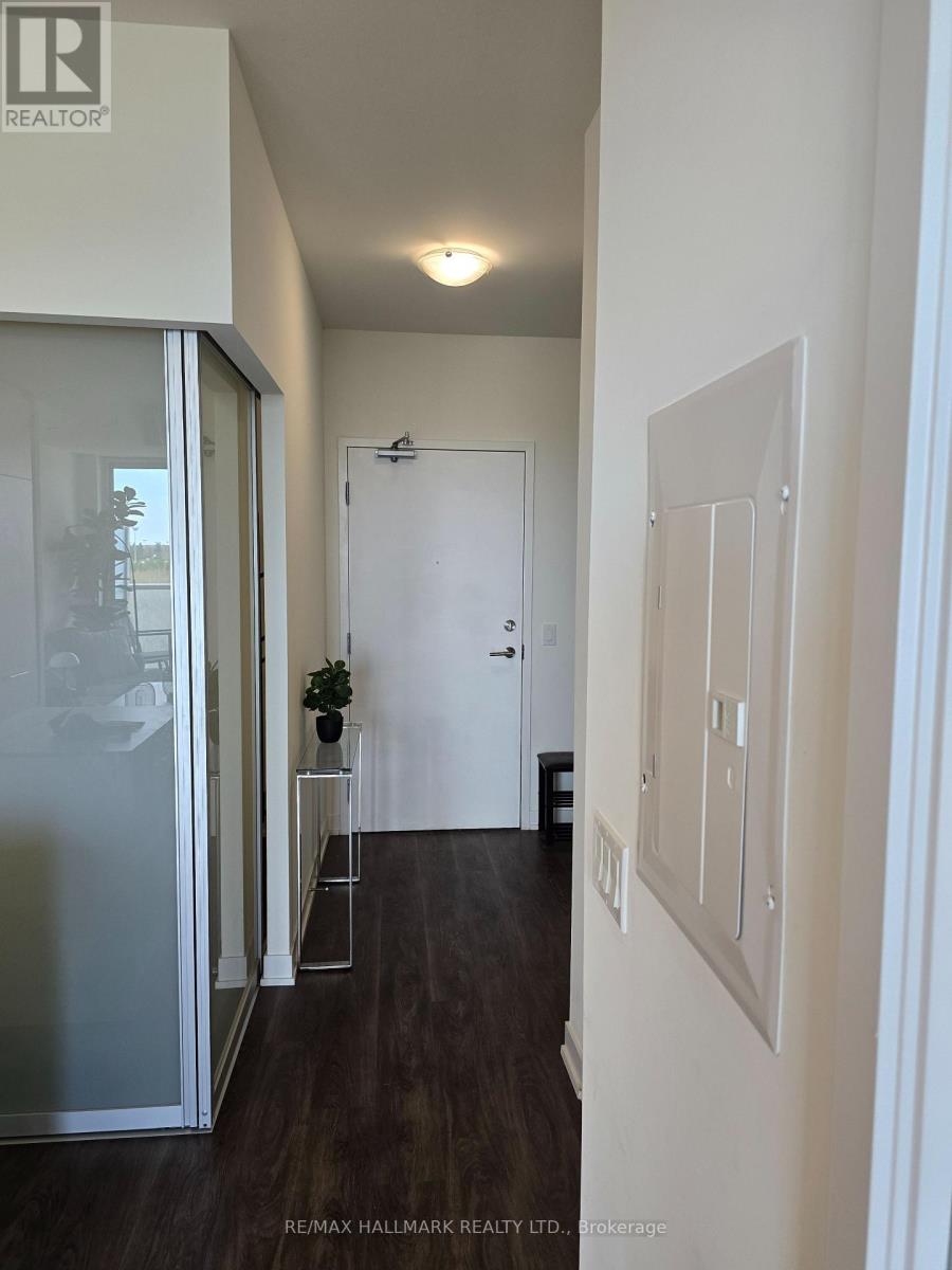 707 - 6 DAVID EYER ROAD - photo 4