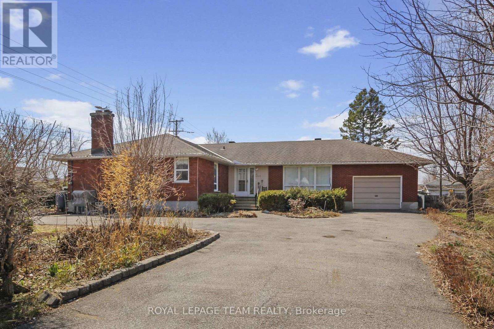 45 CAPILANO DRIVE - 1