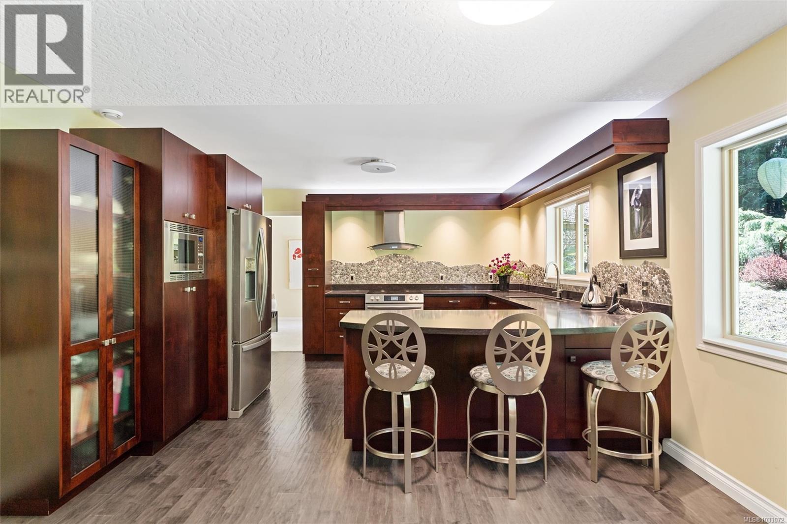  11340 Hedgerow Drive, North Saanich