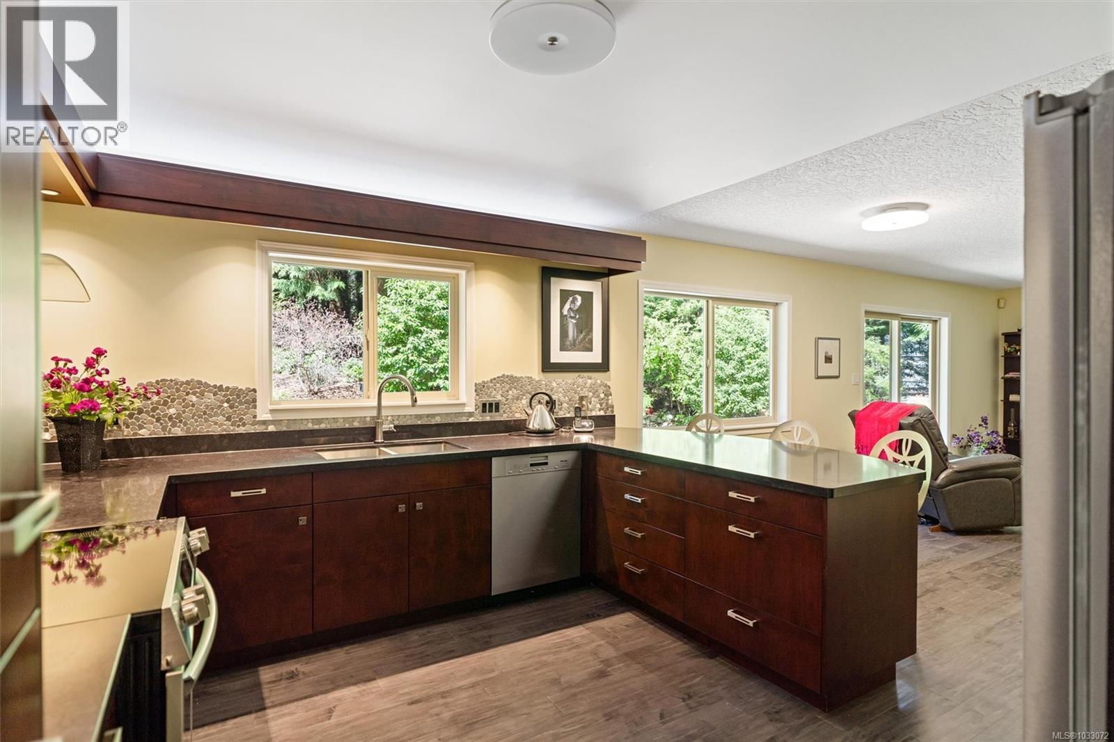  11340 Hedgerow Drive, North Saanich