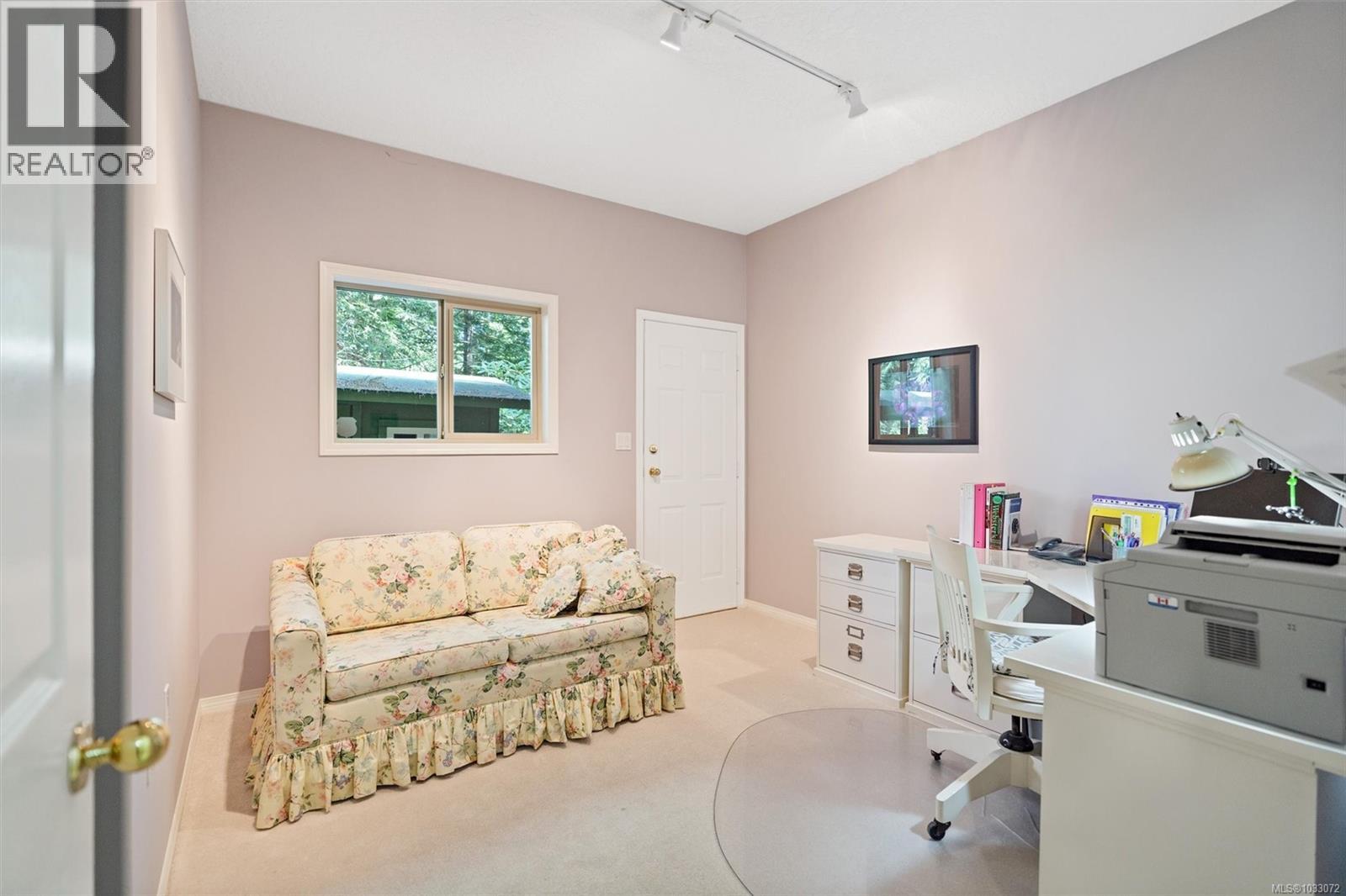  11340 Hedgerow Drive, North Saanich