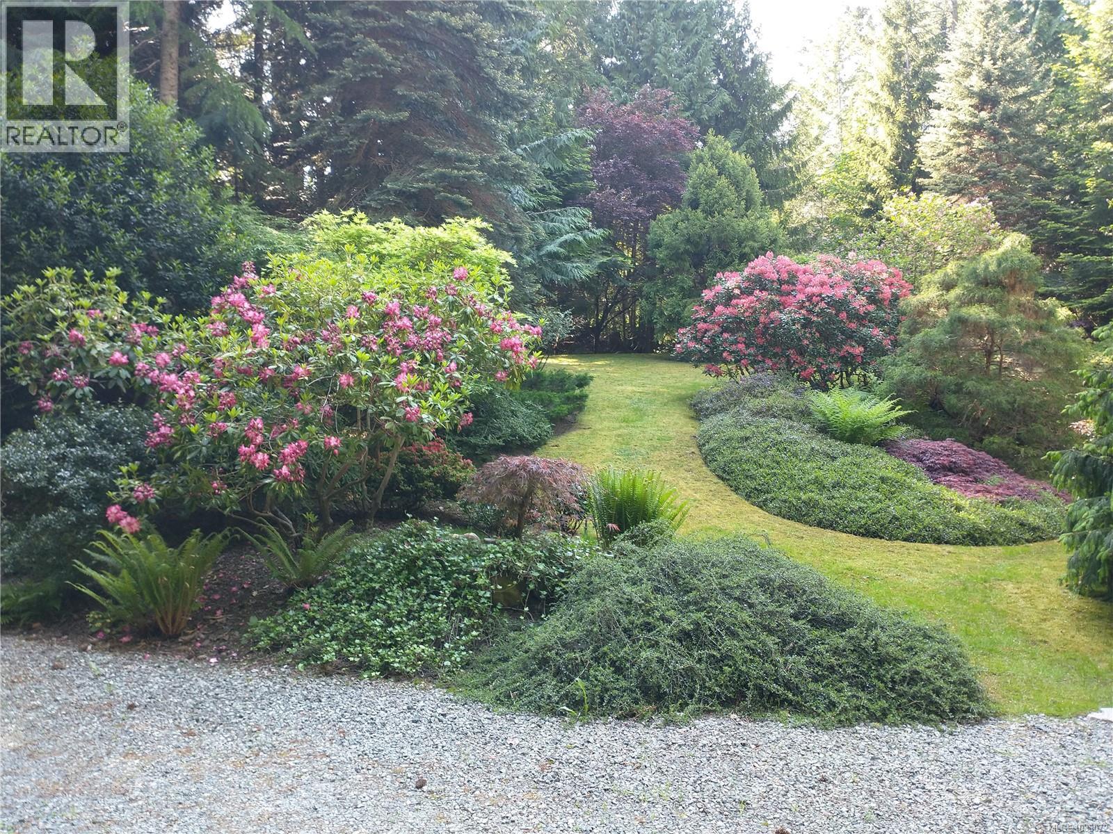  11340 Hedgerow Drive, North Saanich