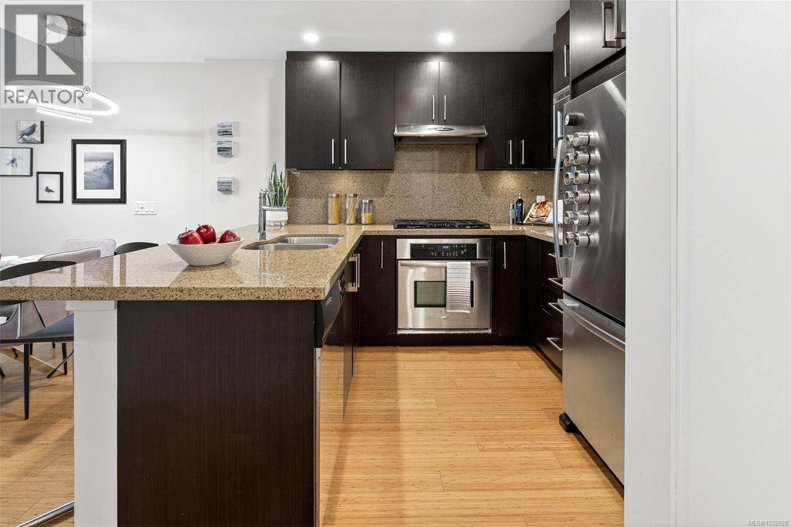 #308 373 Tyee Rd - 6