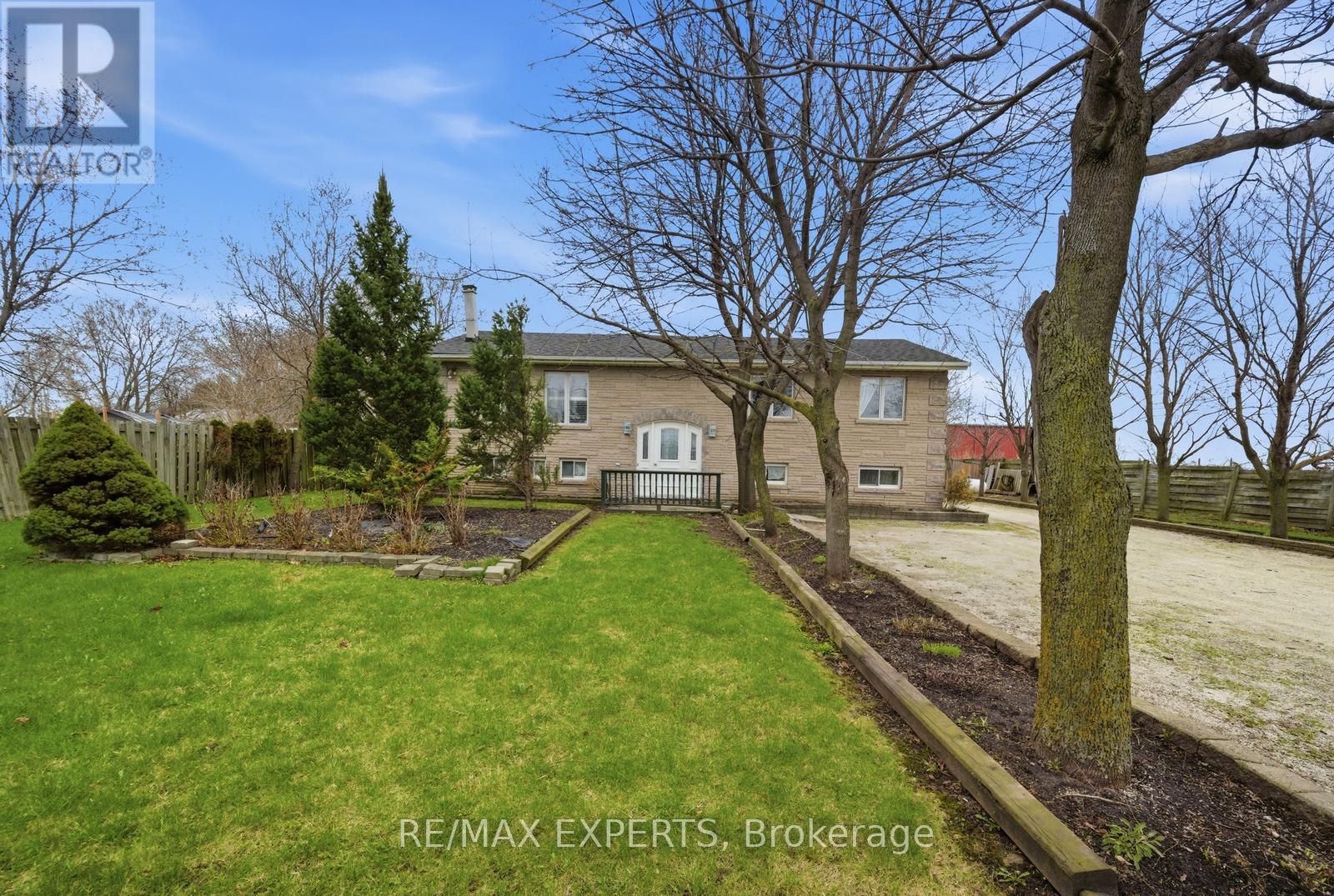 5945 KING STREET - 8