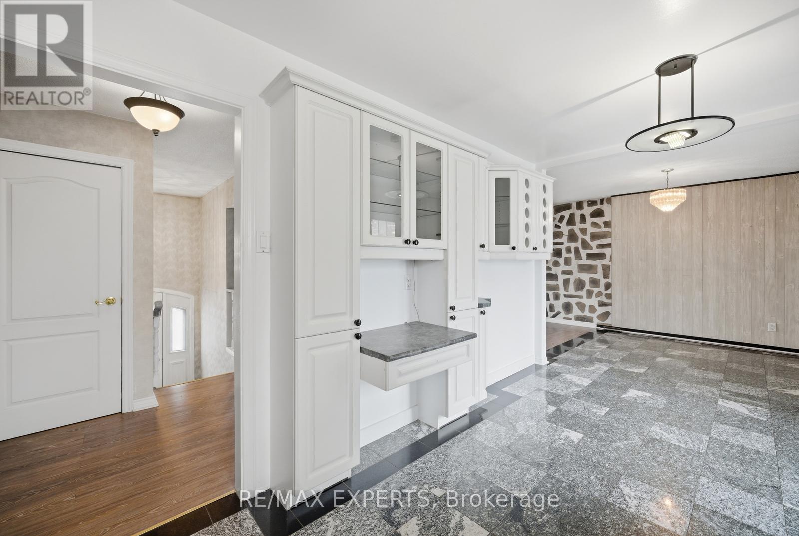 5945 KING STREET - 22