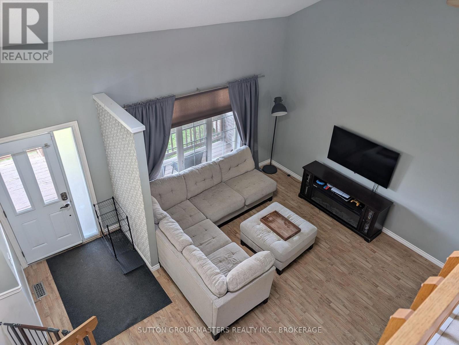 118 SIR JOHN JOHNSON DRIVE - 6