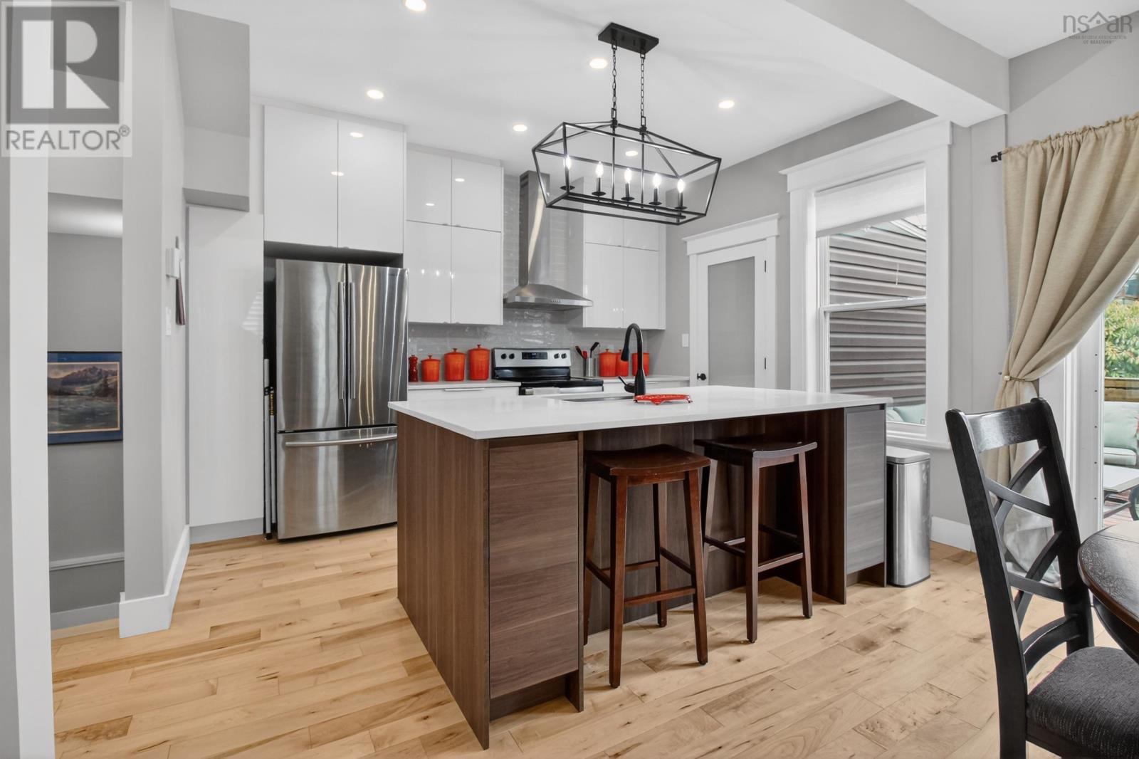 Property 14 of 32 of 6243 Seaforth Street