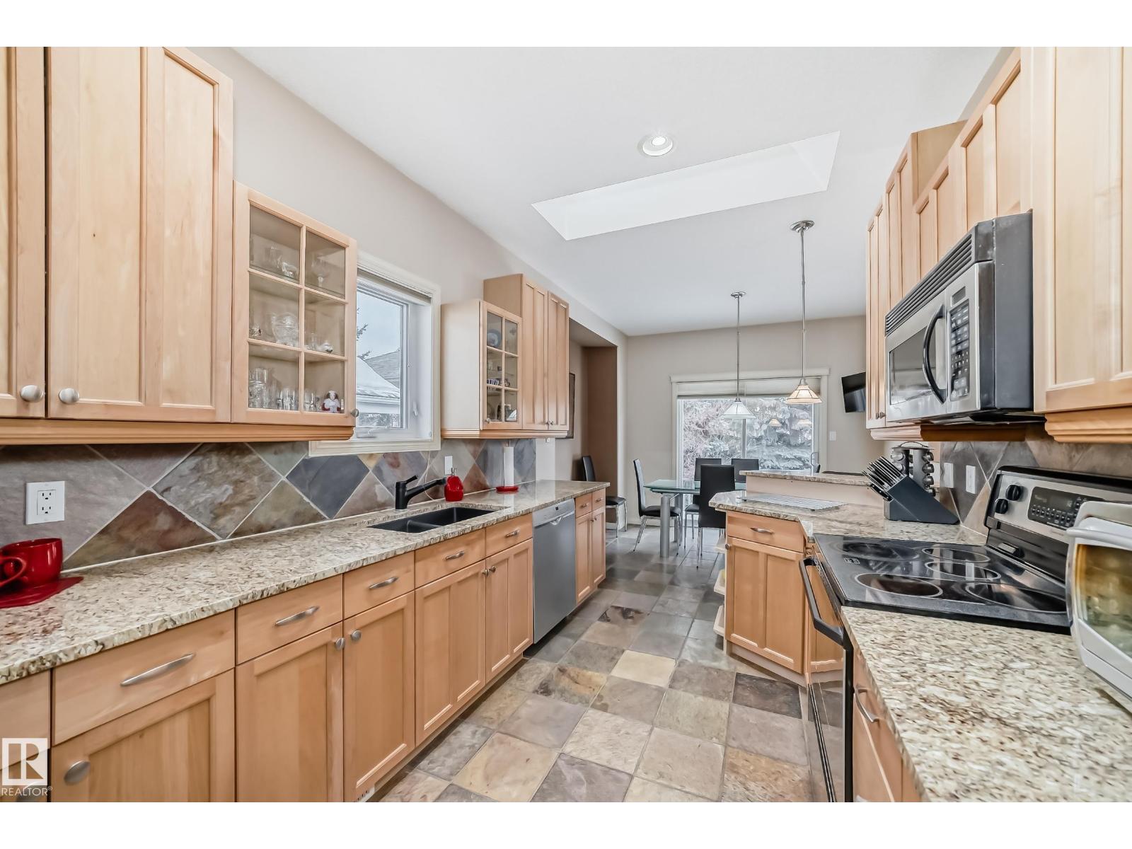 241 DARLINGTON CR NW - 31