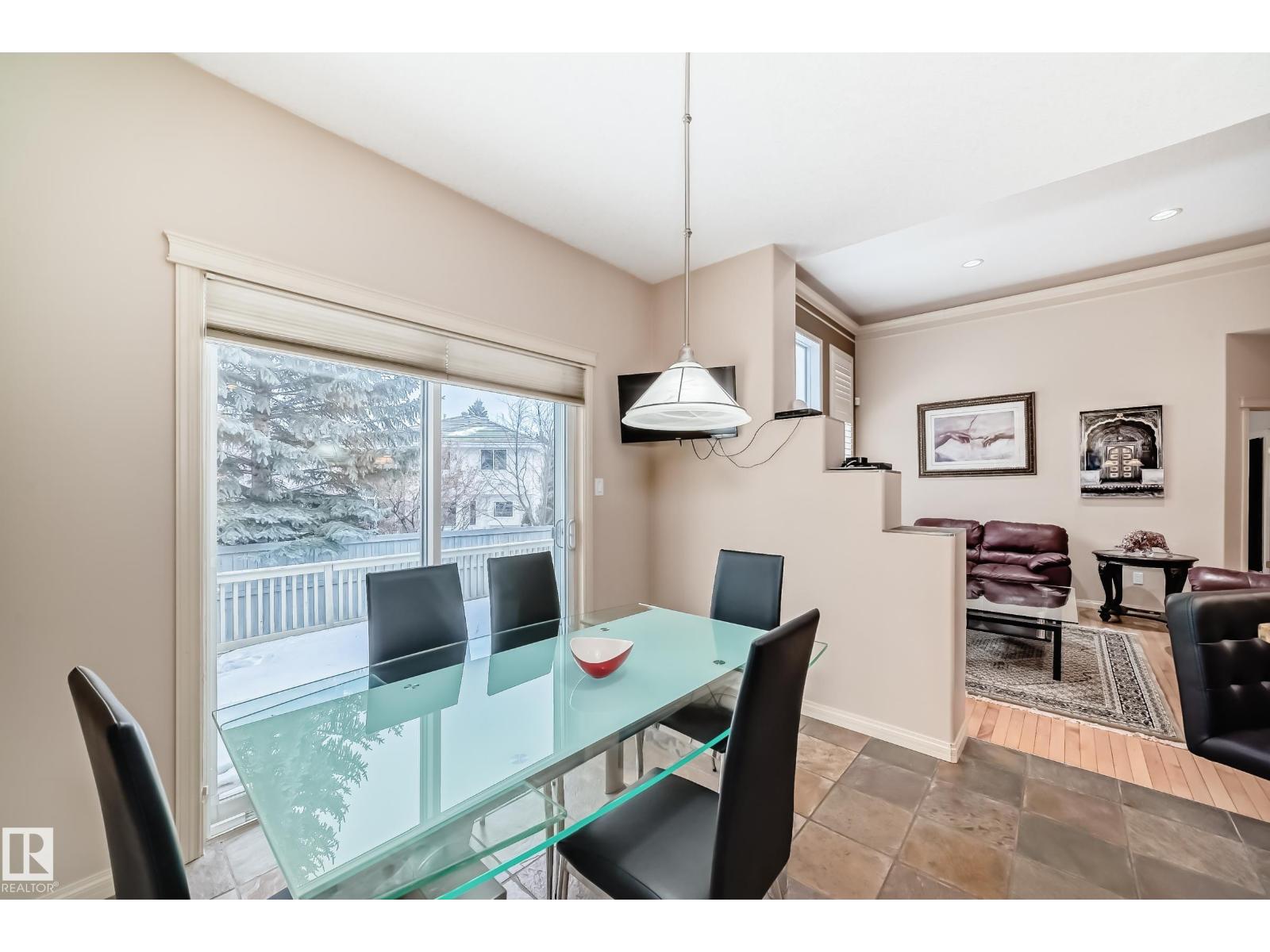 241 DARLINGTON CR NW - 34