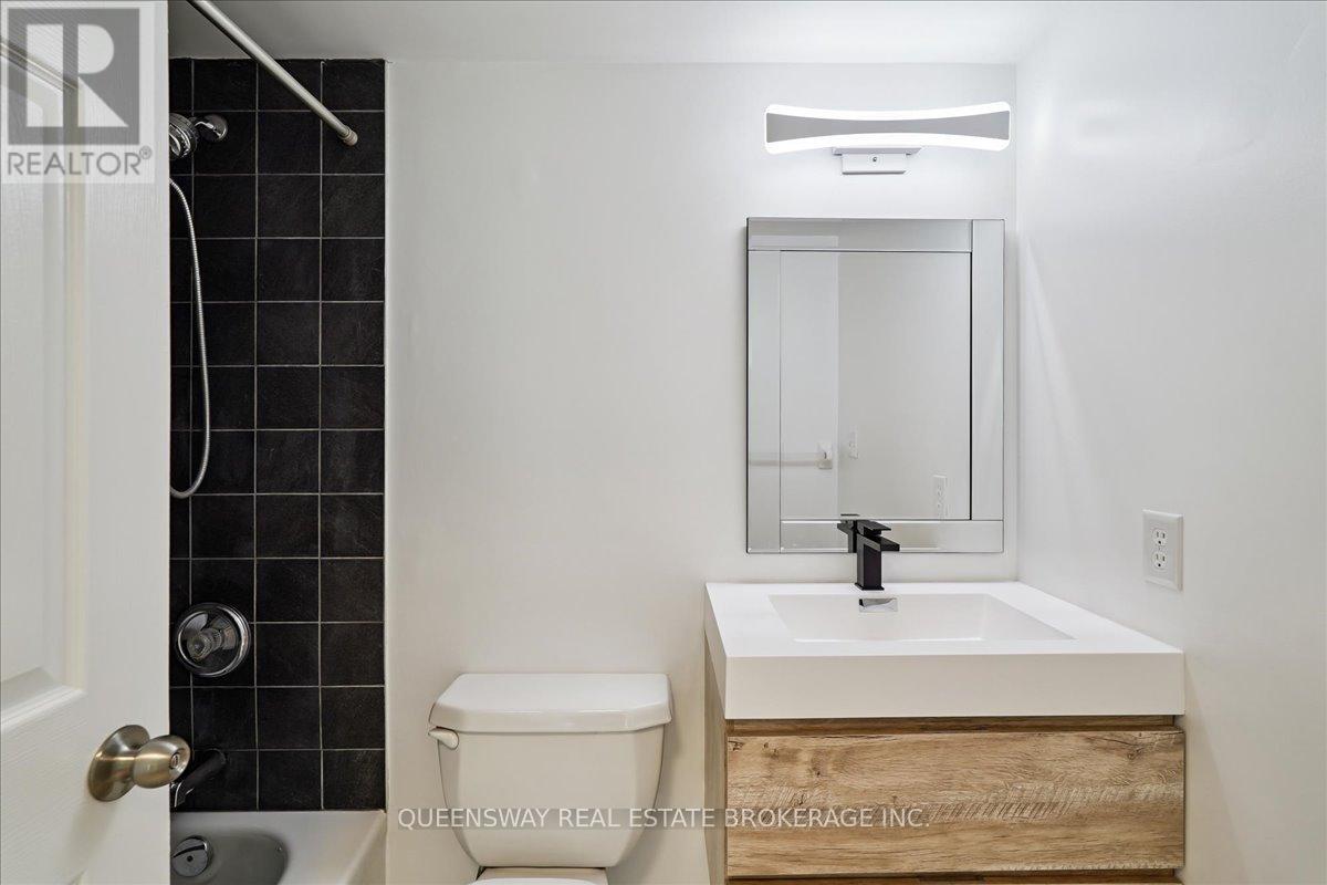 200 - 28 PEMBERTON AVENUE, Toronto (Newtonbrook East), Ontario, M2M4L1 — Photo 8