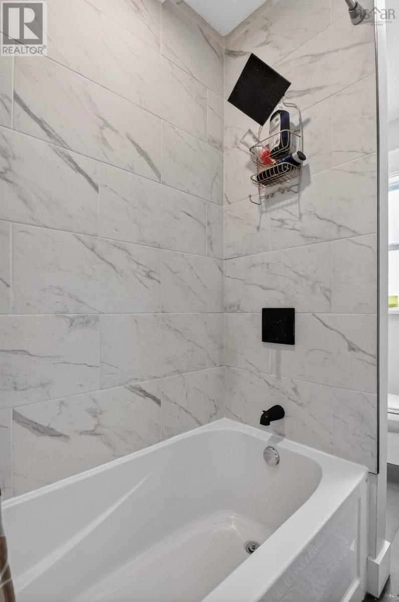 Property 28 of 32 of 6243 Seaforth Street