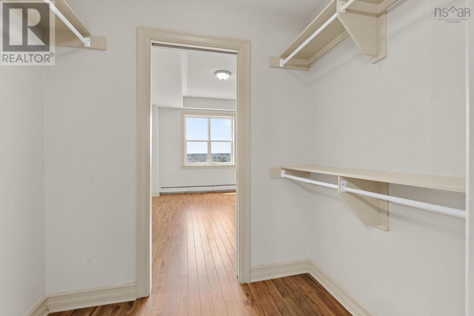 Property 15 of 29 of 318 767 Parkland Drive