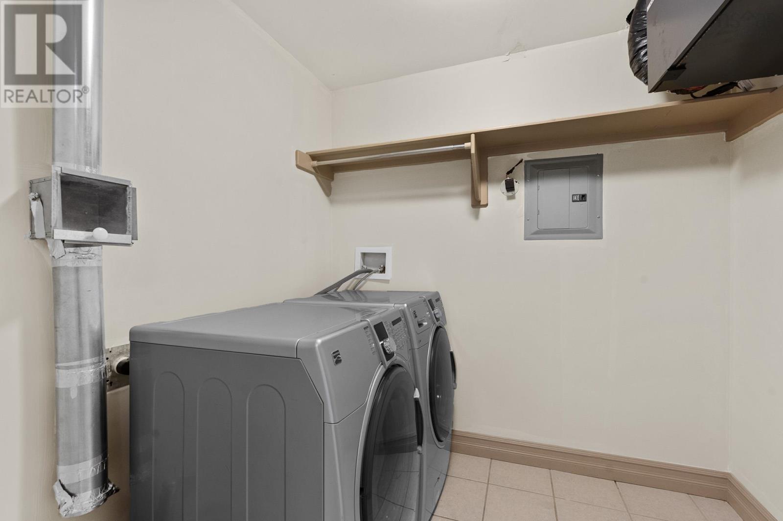 Property 19 of 29 of 318 767 Parkland Drive