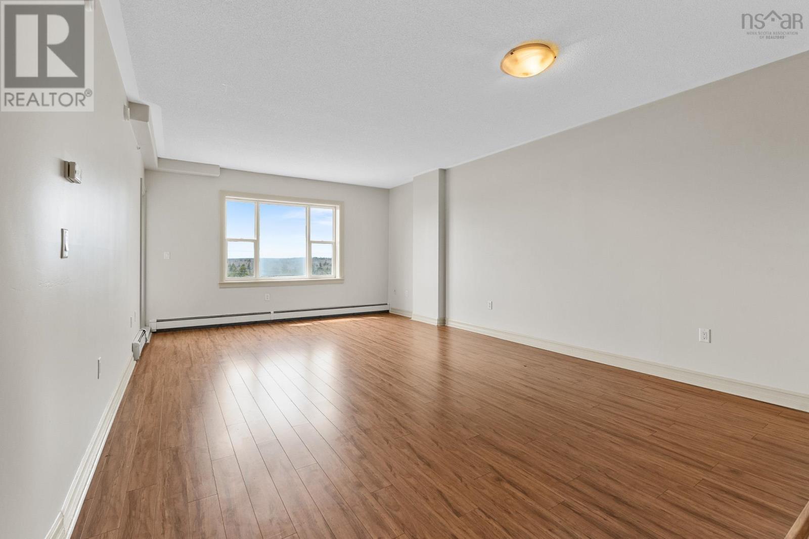 Property 3 of 29 of 318 767 Parkland Drive