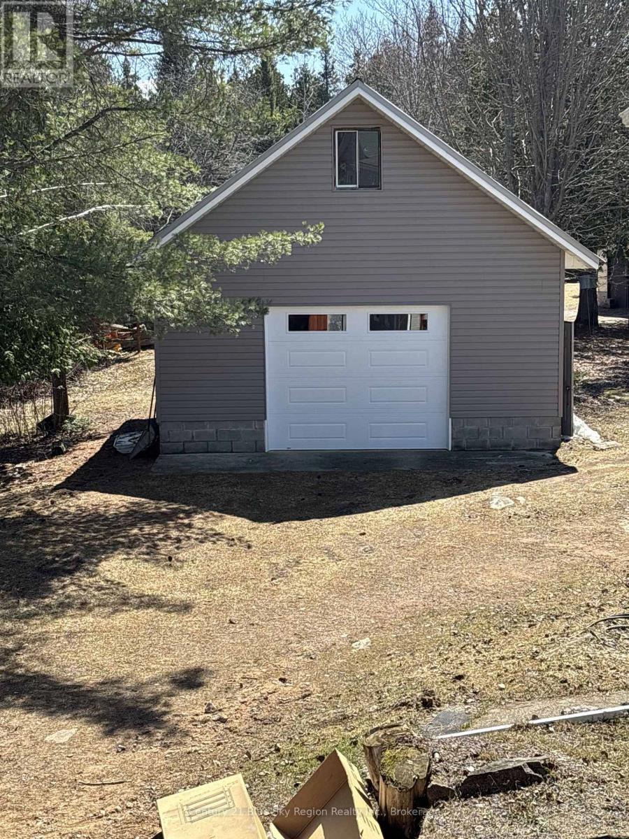 525 MAPLE ROAD — photo 10