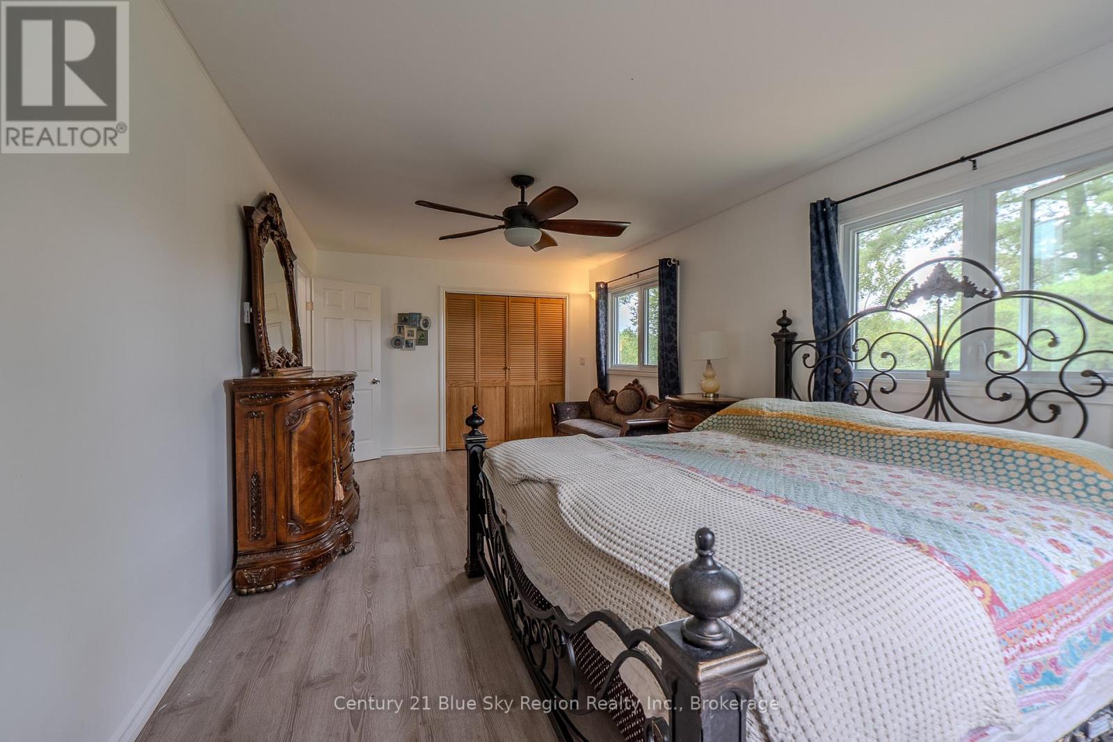 525 MAPLE ROAD — photo 32