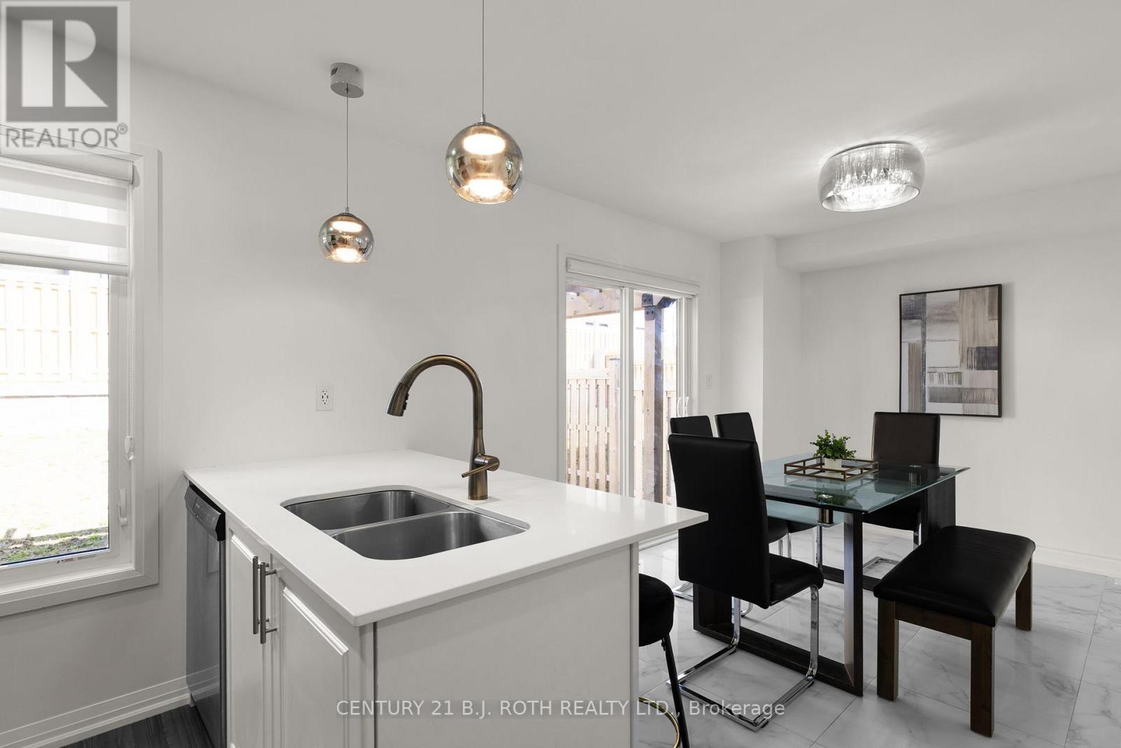 33 BROWN BEAR STREET, Barrie, Ontario, L9J0H7 — Photo 13