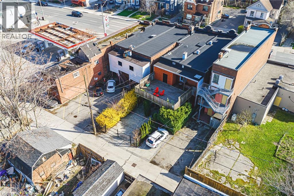 593 & 595 E KING Street E — photo 42