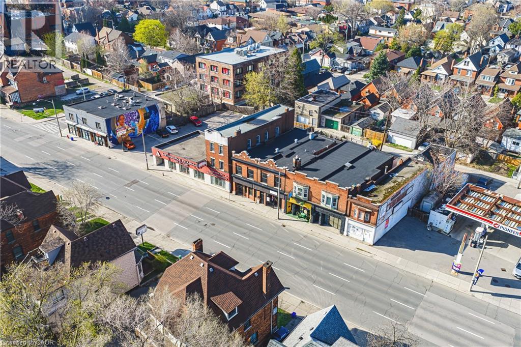 593 & 595 E KING Street E - 43