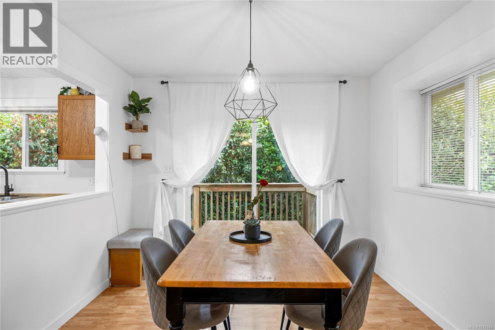 680 Montague Rd - 13