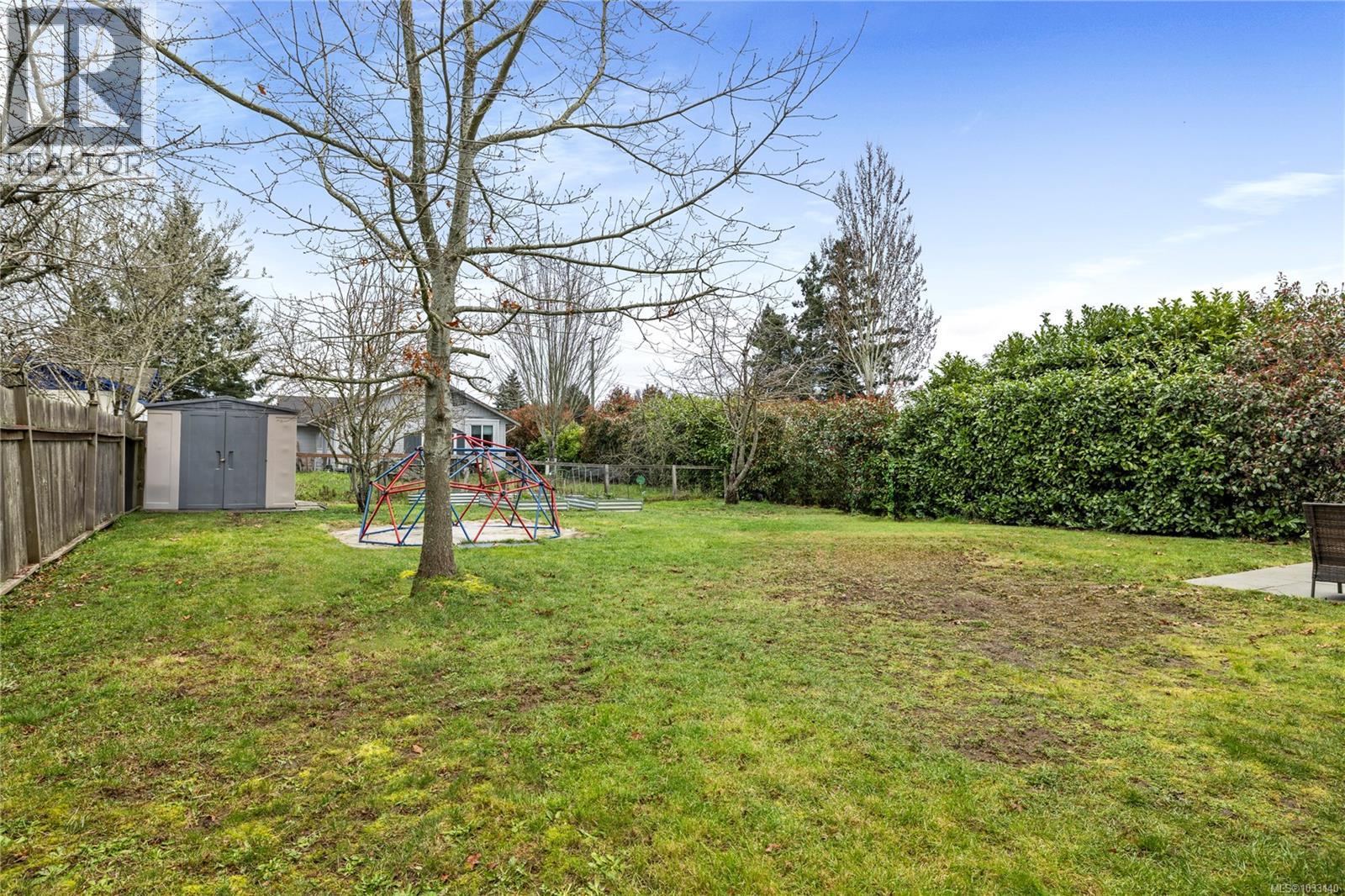 680 Montague Rd - 22