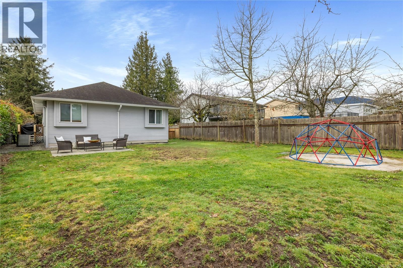 680 Montague Rd - 23