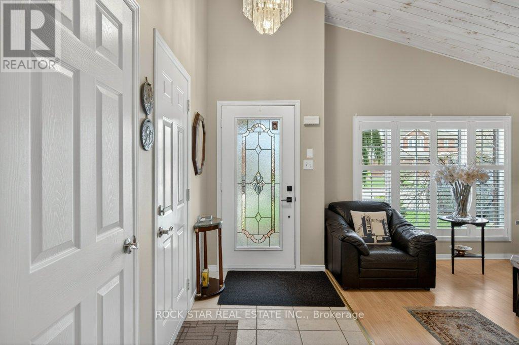 35 HEPBURN CRESCENT - photo 3
