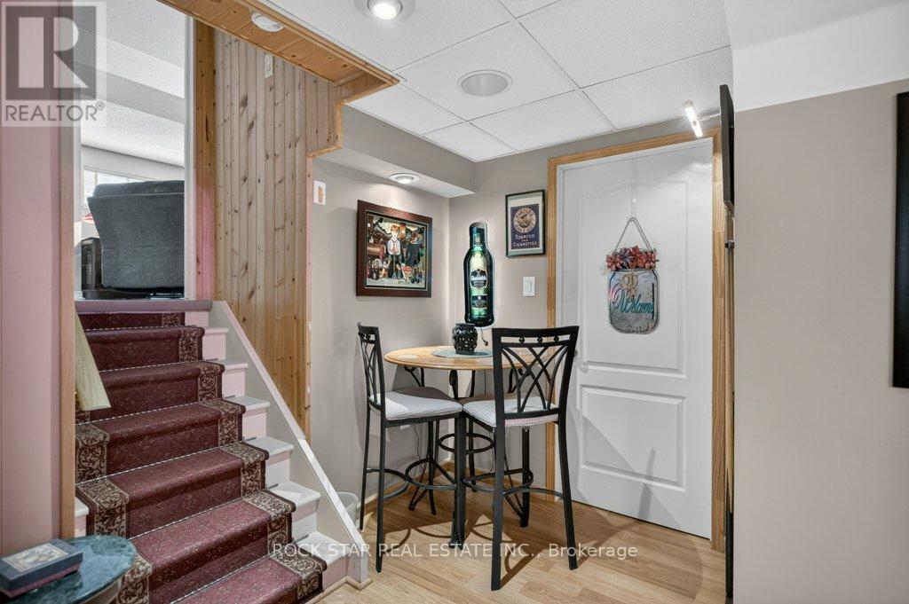 35 HEPBURN CRESCENT — photo 31