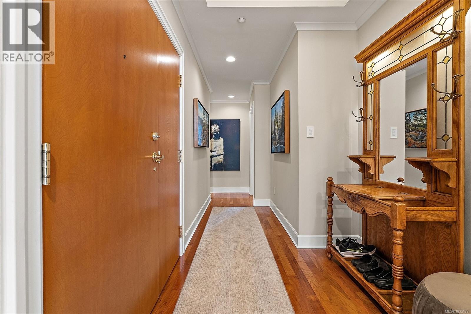 #807 21 Dallas Rd - 10