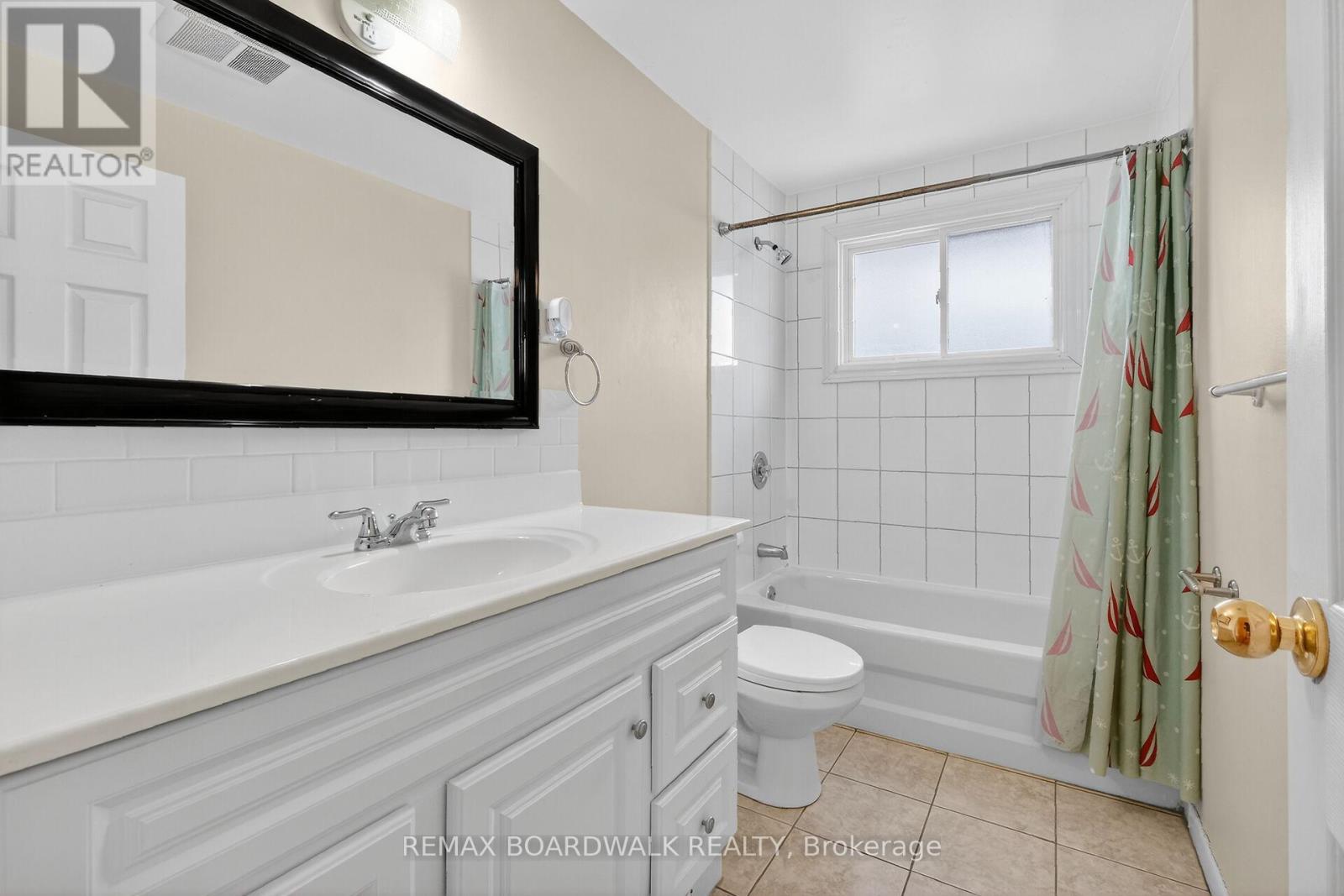 2666 REGINA STREET — photo 24