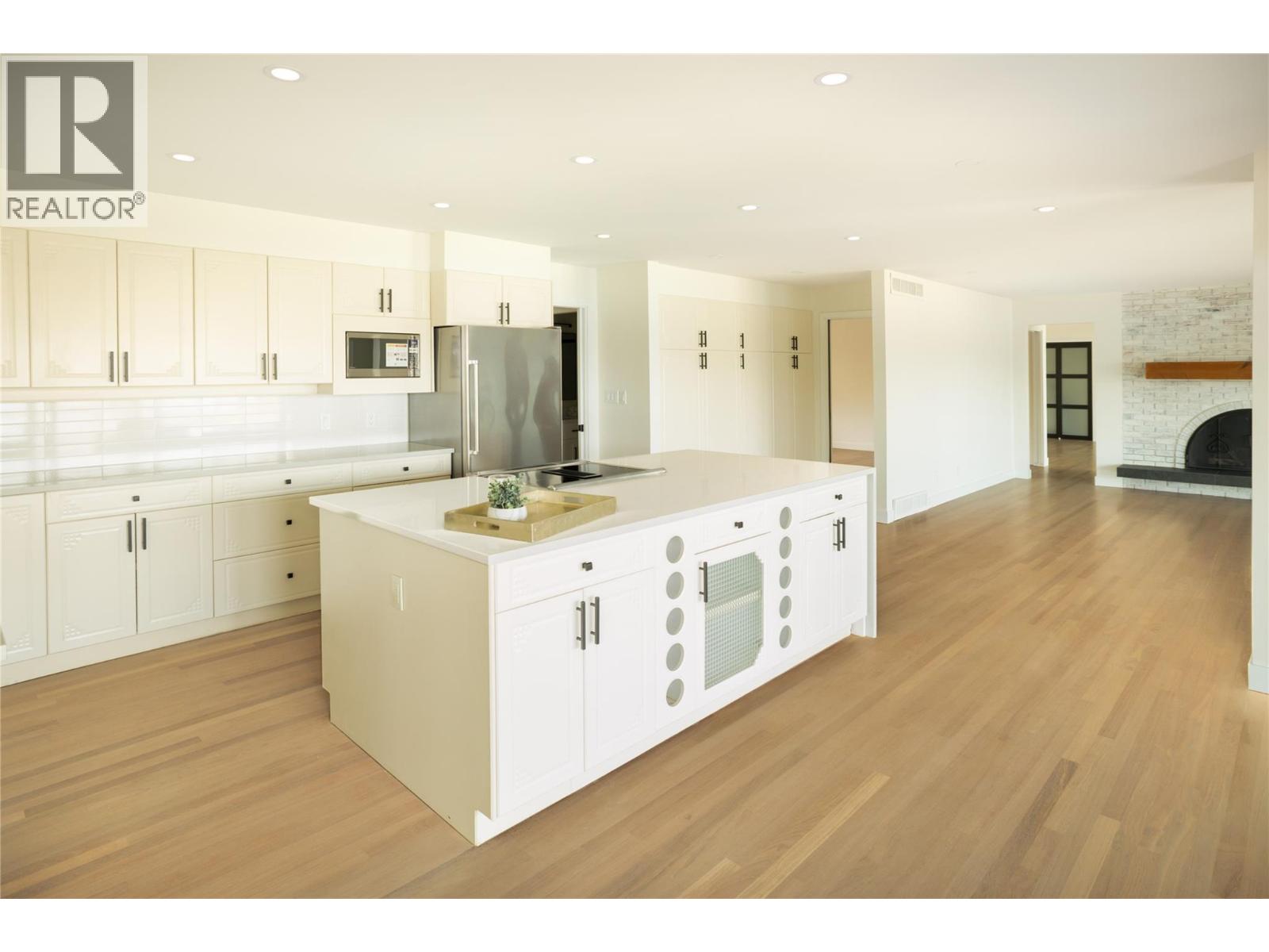  2901 Weatherhill Road, West Kelowna