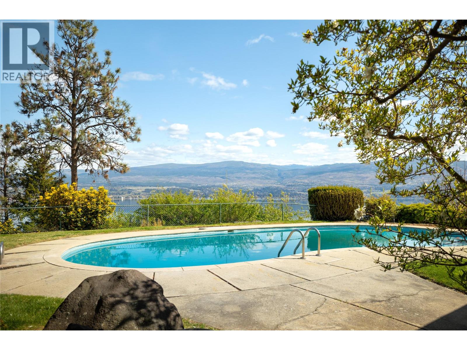  2901 Weatherhill Road, West Kelowna