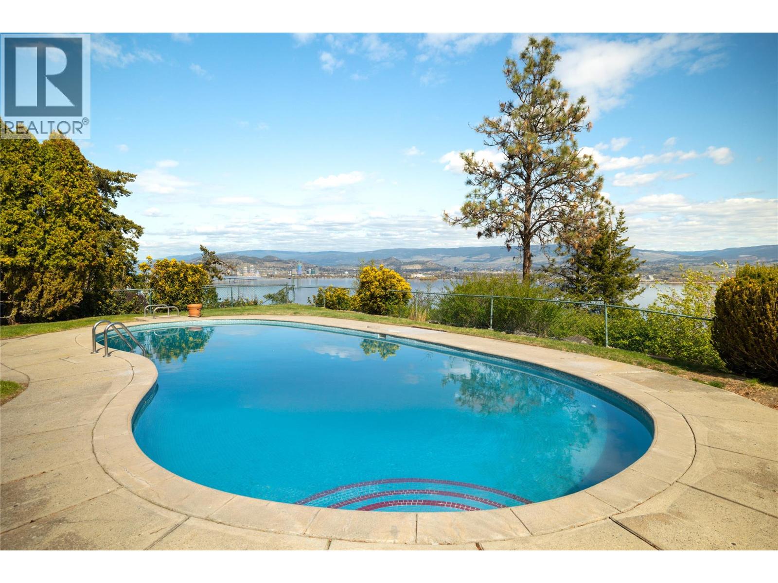  2901 Weatherhill Road, West Kelowna