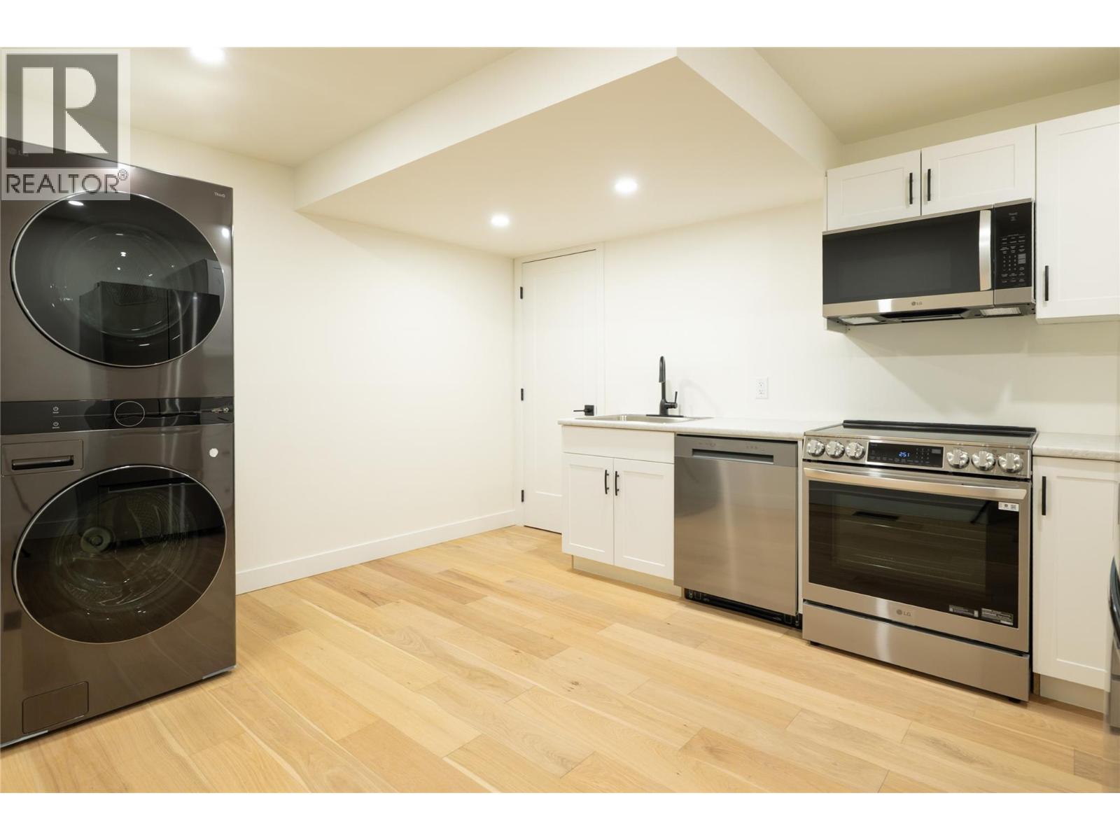  2901 Weatherhill Road, West Kelowna