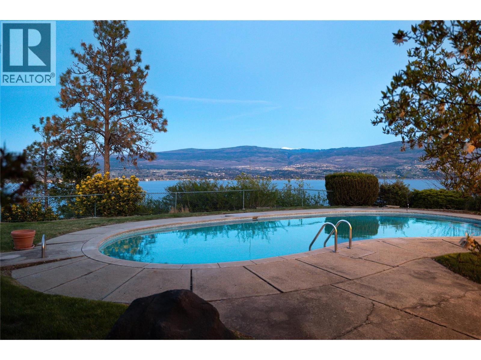  2901 Weatherhill Road, West Kelowna