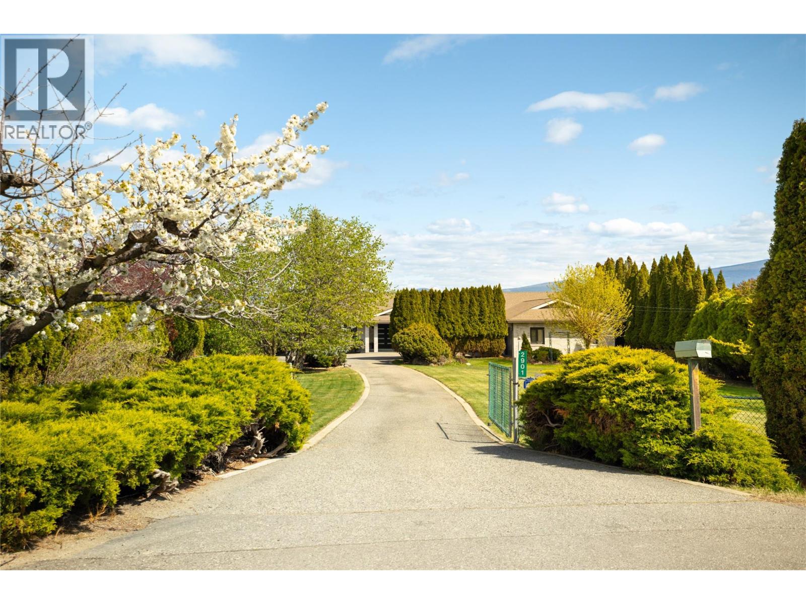  2901 Weatherhill Road, West Kelowna