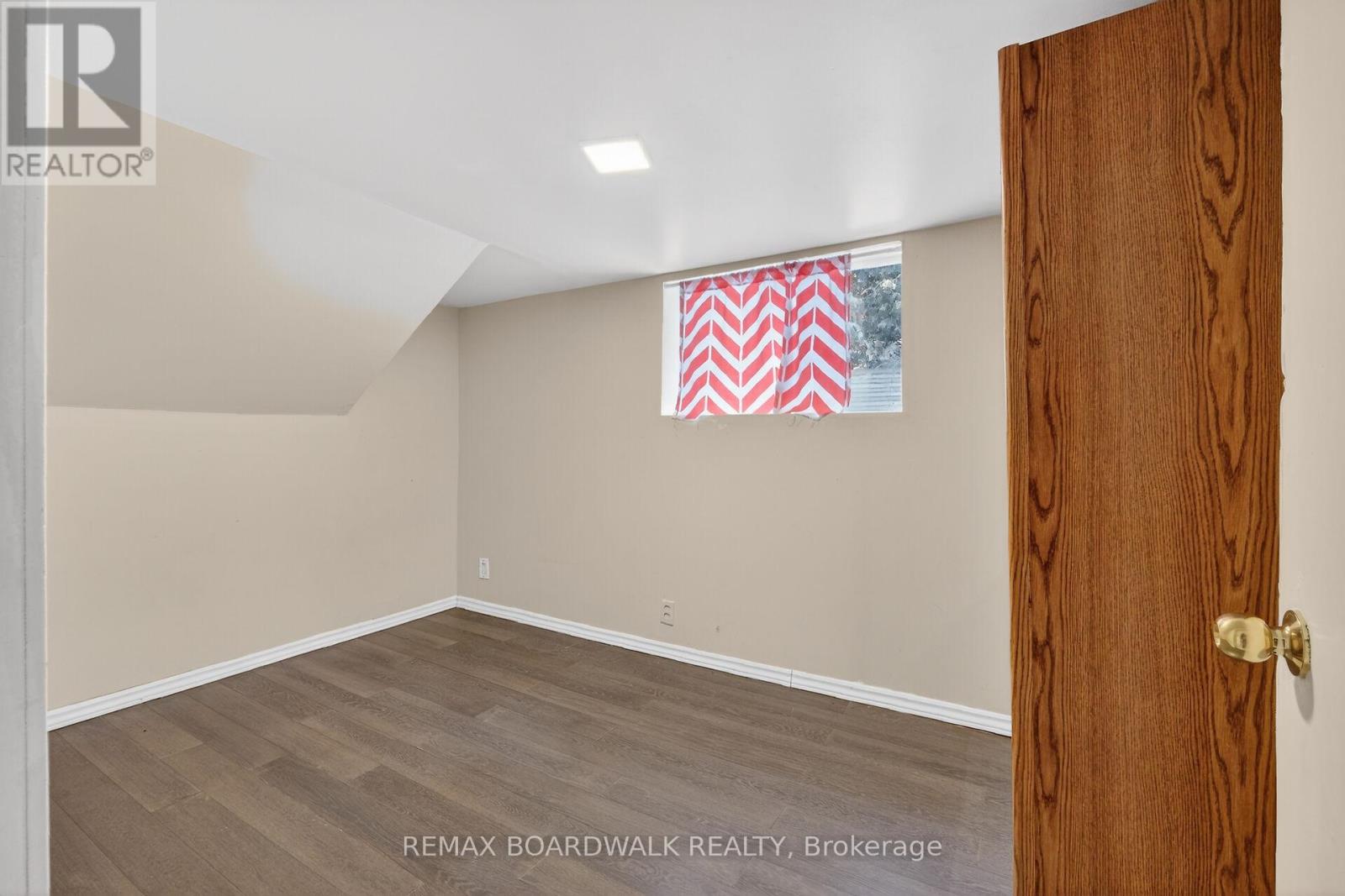 2666 REGINA STREET — photo 39